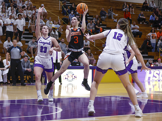 Gabriela Etopio ’24 Oxy women's basketball Gabriela Etopio ’24 Oxy women's basketball