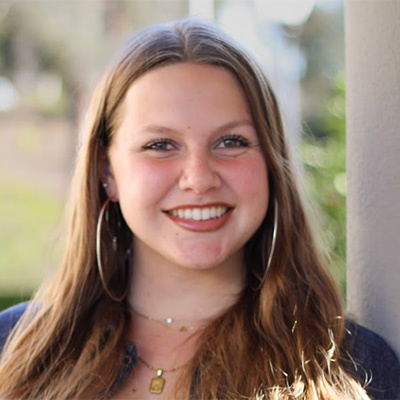 Oxy student Anna Challberg headshot