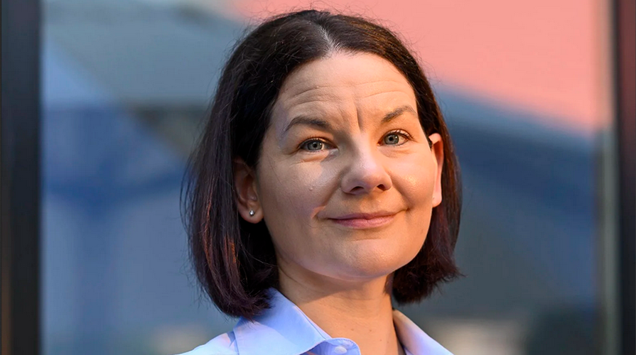 Dr Emily Balskus headshot