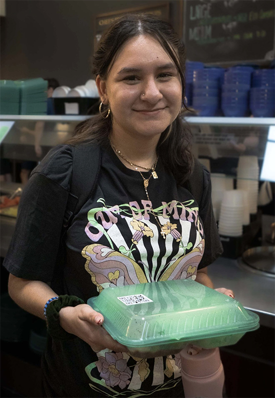 Stephanie Chavez ’24 holds an eco-clamshell container in the Marketplace in September 2023. Photo by Sara Hamid ’26/The Occidental Stephanie Chavez ’24 holds an eco-clamshell container in the Marketplace in September 2023. Photo by Sara Hamid ’26/The Occidental