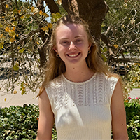 Eliza ' 25 - Occidental student, Senior Fellow