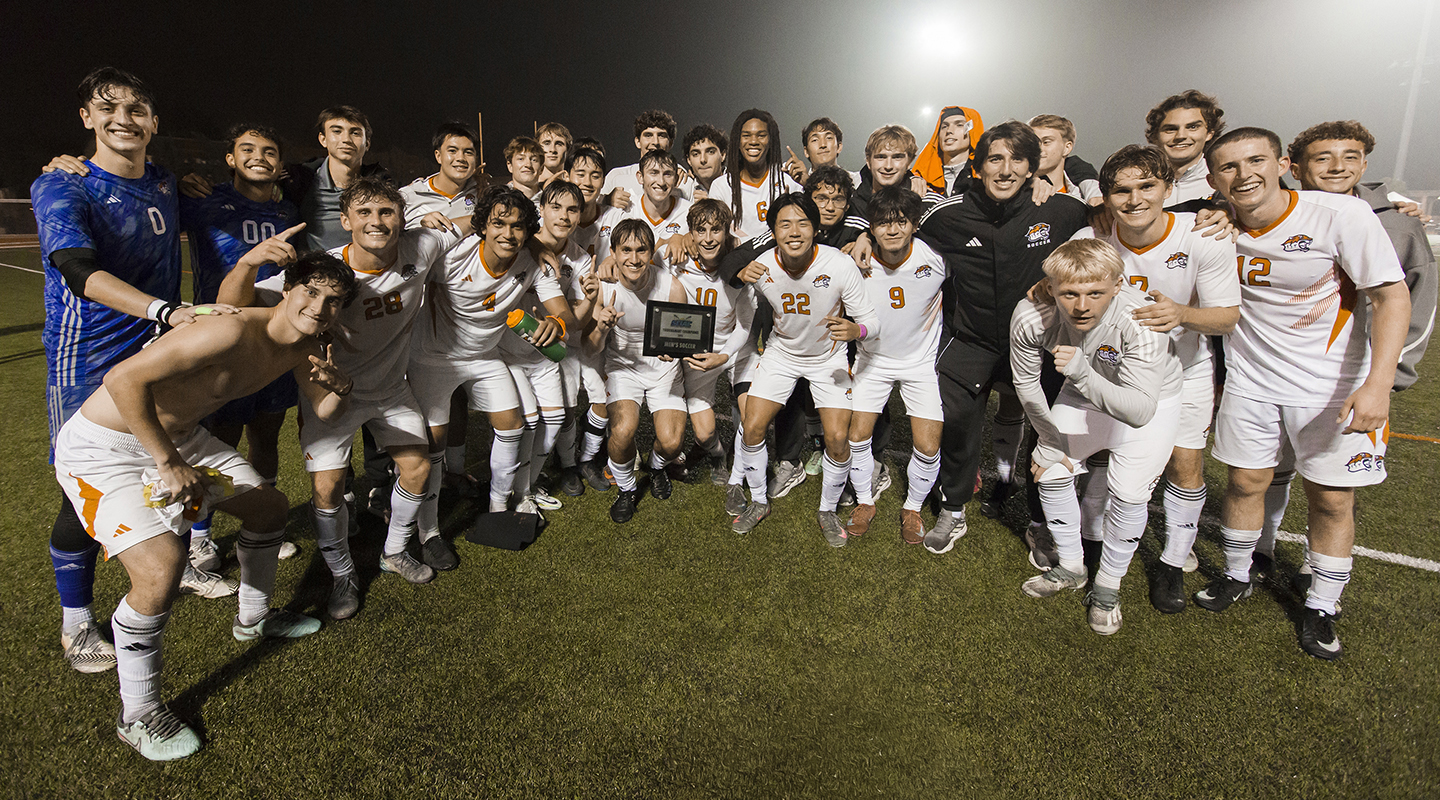Occidental's men's soccer team celebrated on Patterson Field on November 8 after their 1-0 victory over the University of Redlands.
