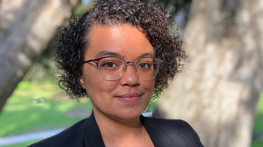 Hanna Garth headshot