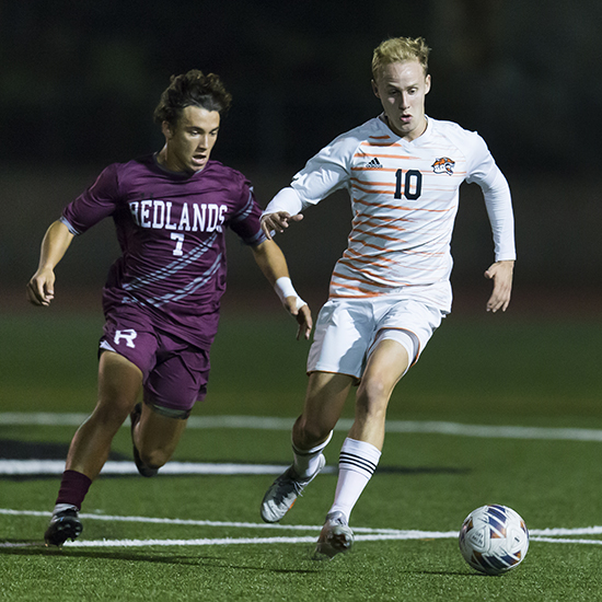 Men's soccer player Joey Schwartz ’23