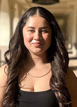 Julisa Menjivar headshot
