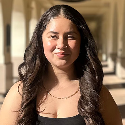 Occidental College student Julisa Menjivar headshot
