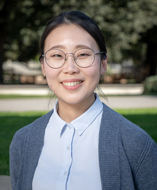 Min Joo Lee (assistant professor, Asian studies) 