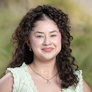 Julisa Menjivar headshot