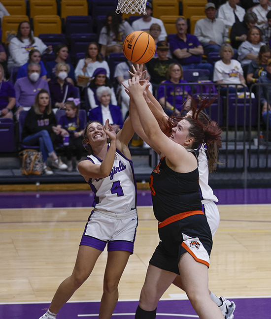 Ainsley Shelsta ’26, Oxy women's basketball