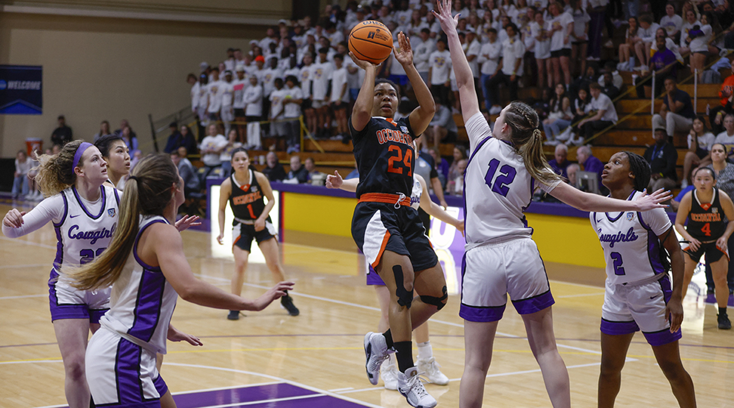 Toni Thompson '24, Occidental women's basketball Toni Thompson '24, Occidental women's basketball