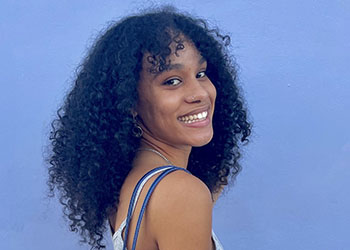 Occidental College student Esther Karpilow headshot