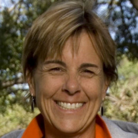 Beth Braker Headshot