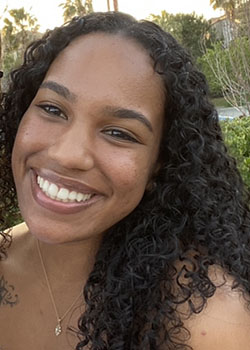 Occidental College student Dyani Dillard headshot