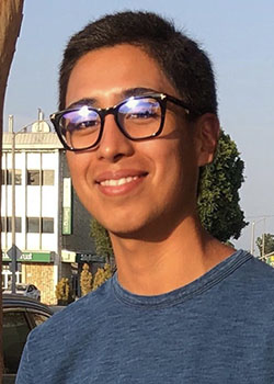 Occidental College student Emilio Pardi headshot