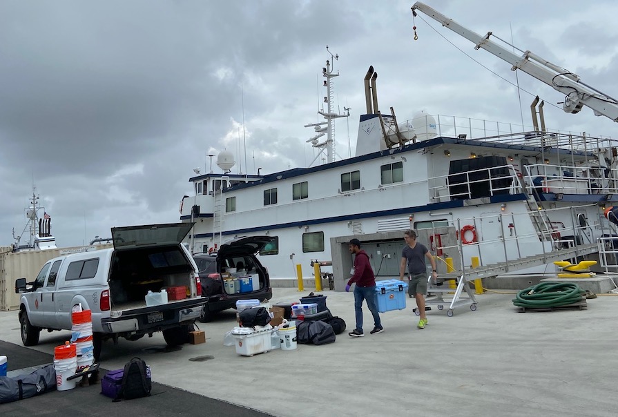 Offloading gear