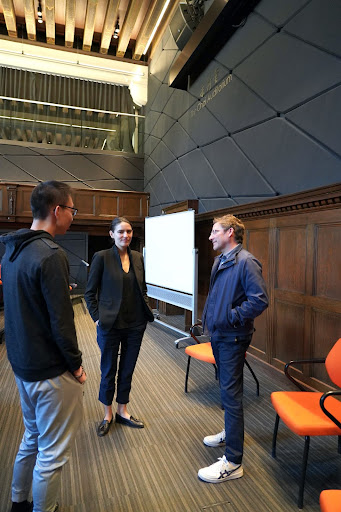 Dr. Stuart Soroka in a conversation with students Dr. Stuart Soroka in a conversation with students