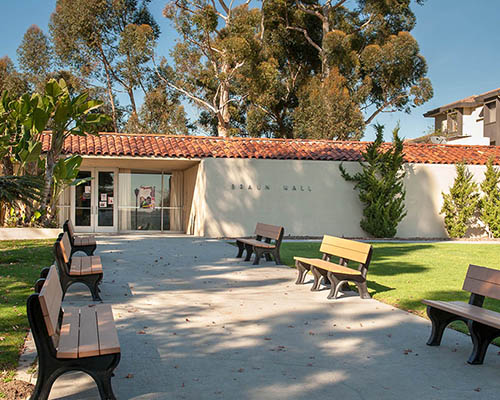 The front entrance of braun hall