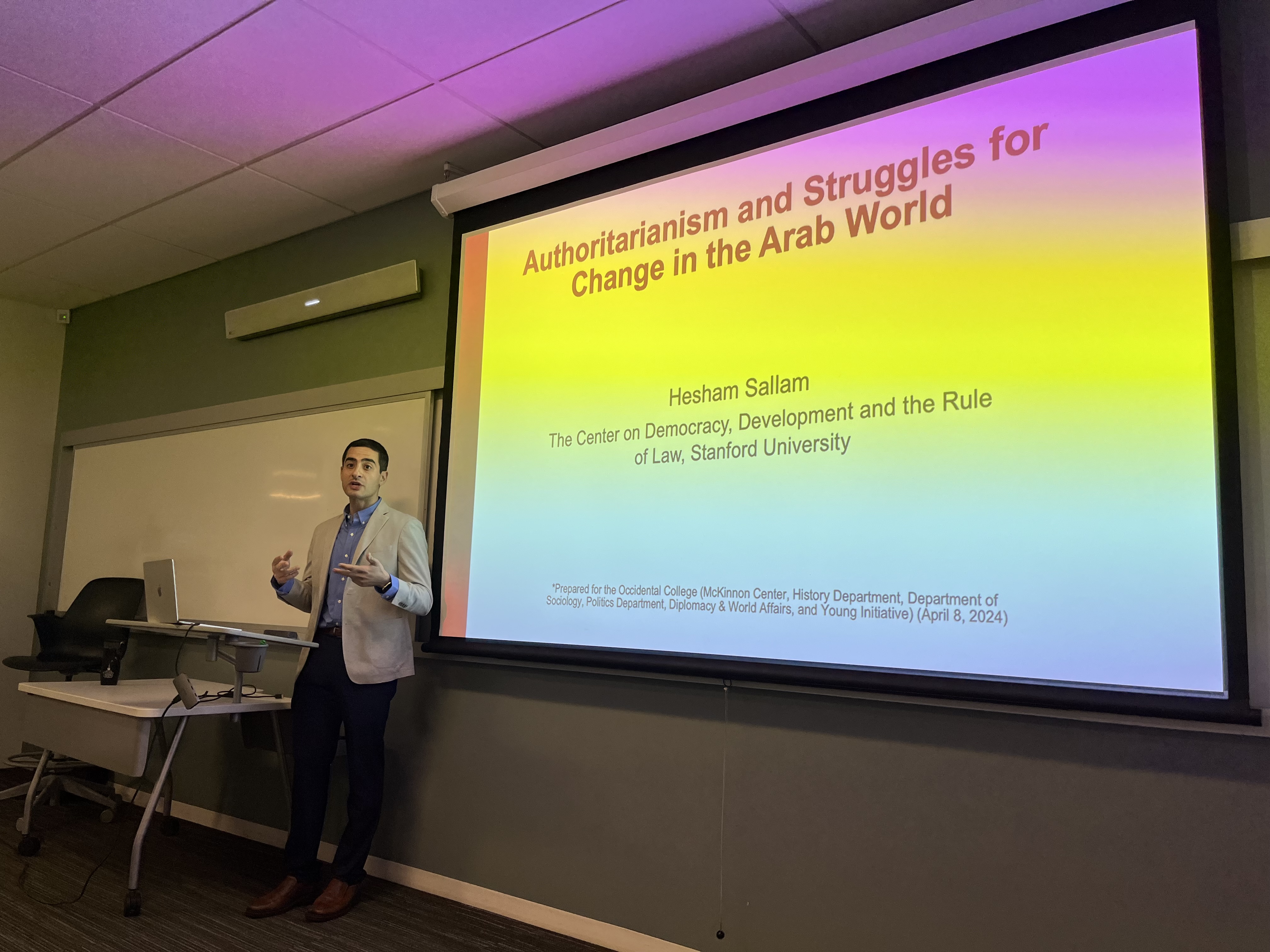 Dr. Hesham Sallam giving a talk to students at Occidental College.