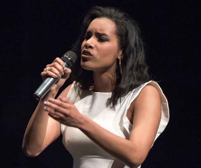 Lencia Kebede ’16 performs at Apollo Night in 2016.