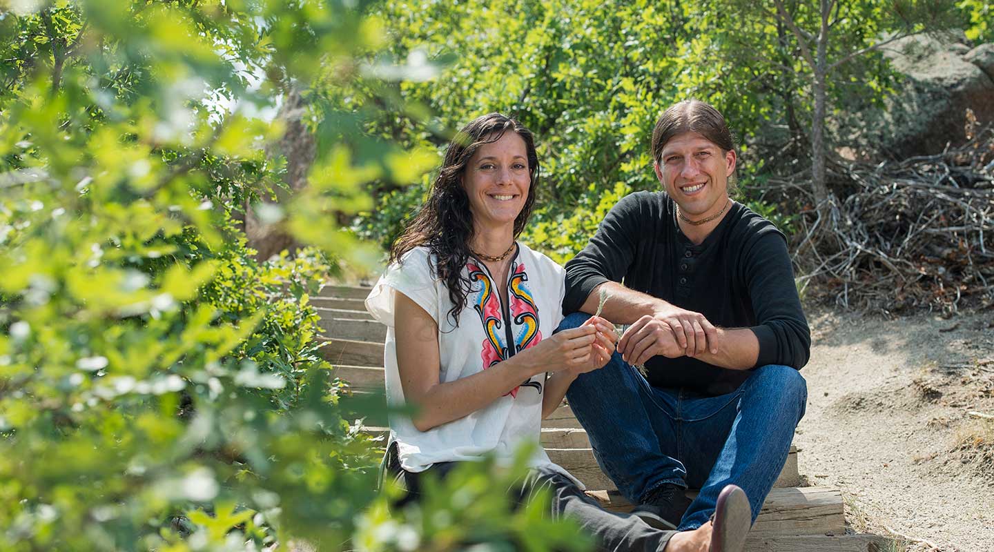 Alumni Adrienne (Spivak) Hostetler ’08 and Garrett Hostetler ’08
