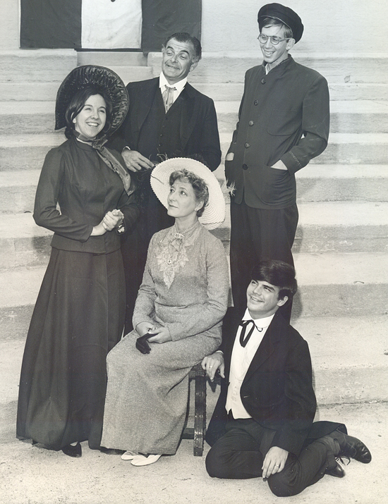  A 1966 Summer Theater production of Shaw’s Major Barbara directed by Omar Pax- son starred (standing, l-r) Patti Mitchell ’69, John Ingle, Alan Free- man ’66 M’67; Daphne Lorne, seated; and Clem Dunbar ’65 M’66, kneeling.