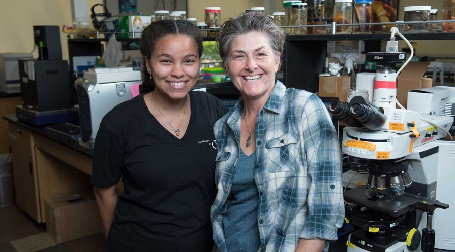 Student Chelsea Blankenship and Professor Shana Goffredi