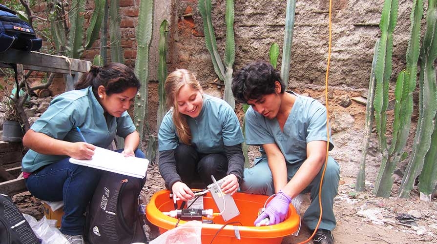 Students conduct scientific research in Latin America
