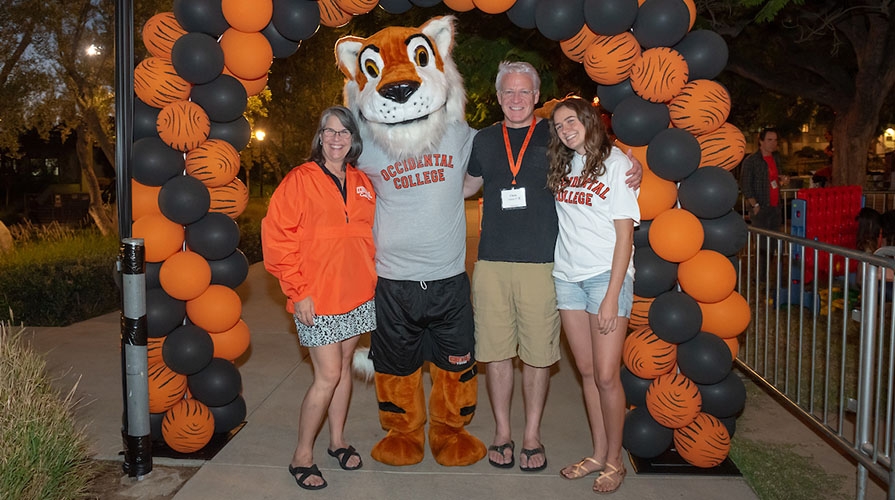 Parents and their Oxy student with Oswald