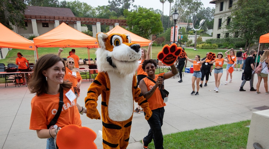 Oswald and OTeam members prepare for move in day on campus