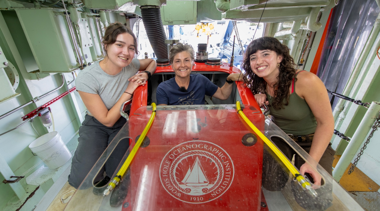 Ruby Siehl ’24, Professor Shana Goffredi, and Bianca Dal Bó '24 aboard the R/V Atlantis