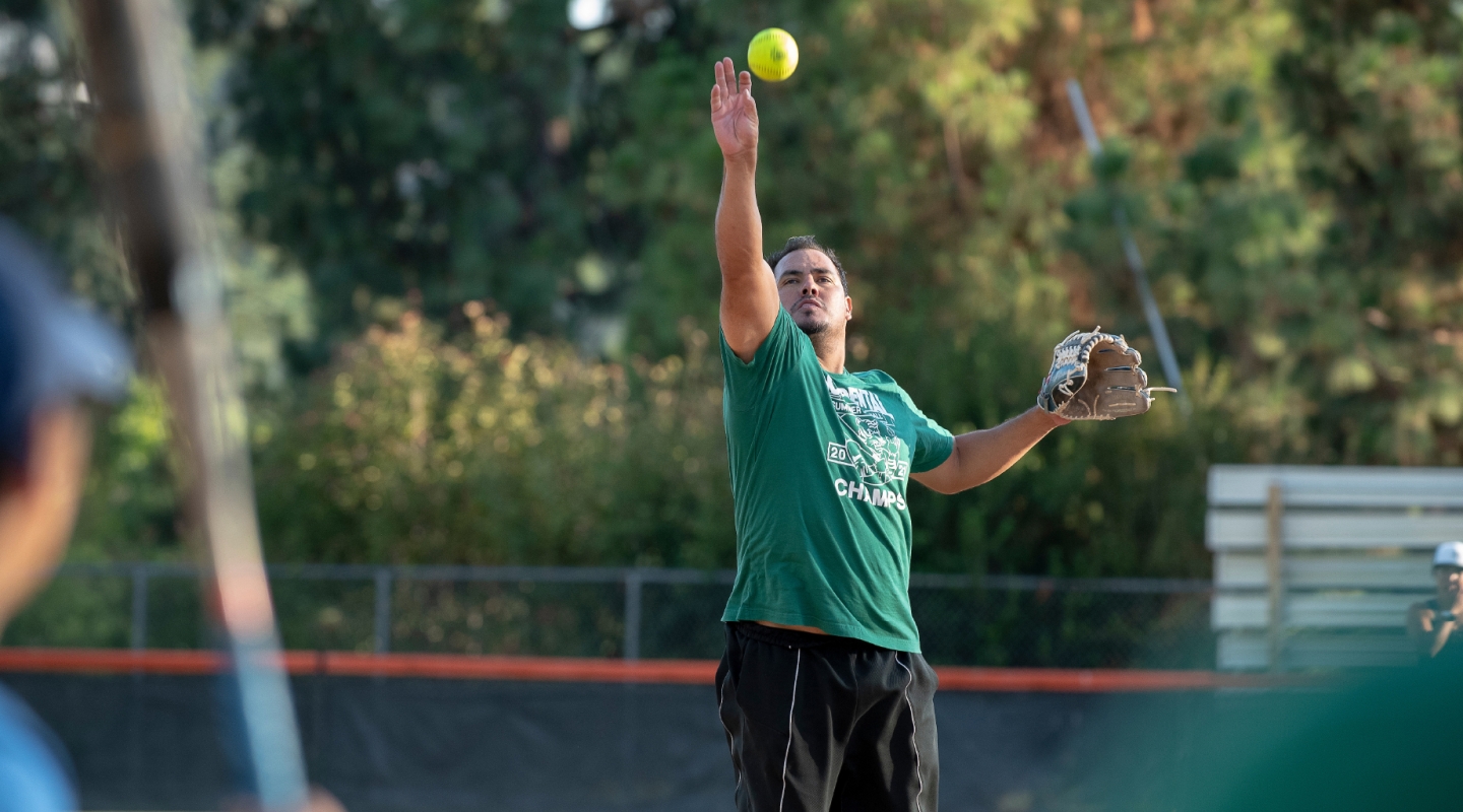 Los Amigos pitcher Freddy Hernandez