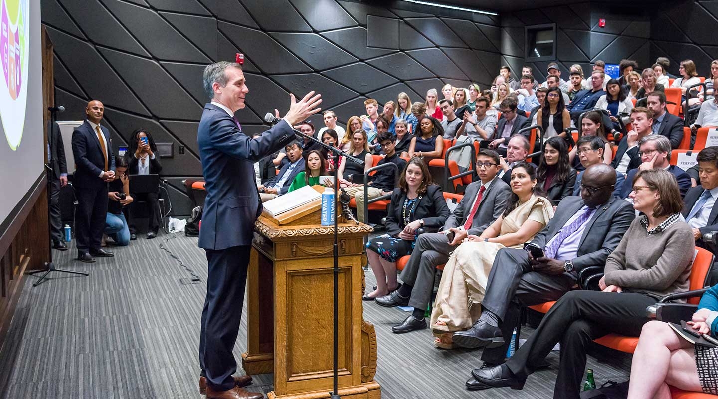 LA Mayor Eric Garcetti presenting at a campus event