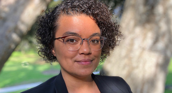 Hanna Garth headshot