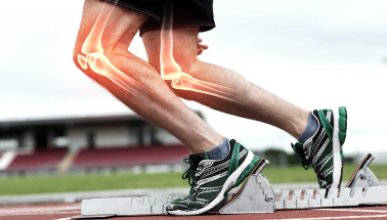 image illustrates knee pain or injury, a common issue for athletes, especially runners