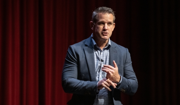 Adam Kinzinger, 2023 Jack Kemp ’57 Distinguished Lecturer at Occidental College