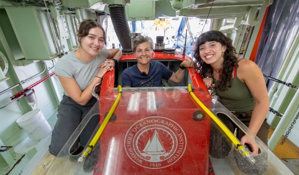 Ruby Siehl ’24, Professor Shana Goffredi, and Bianca Dal Bó '24 aboard the R/V Atlantis