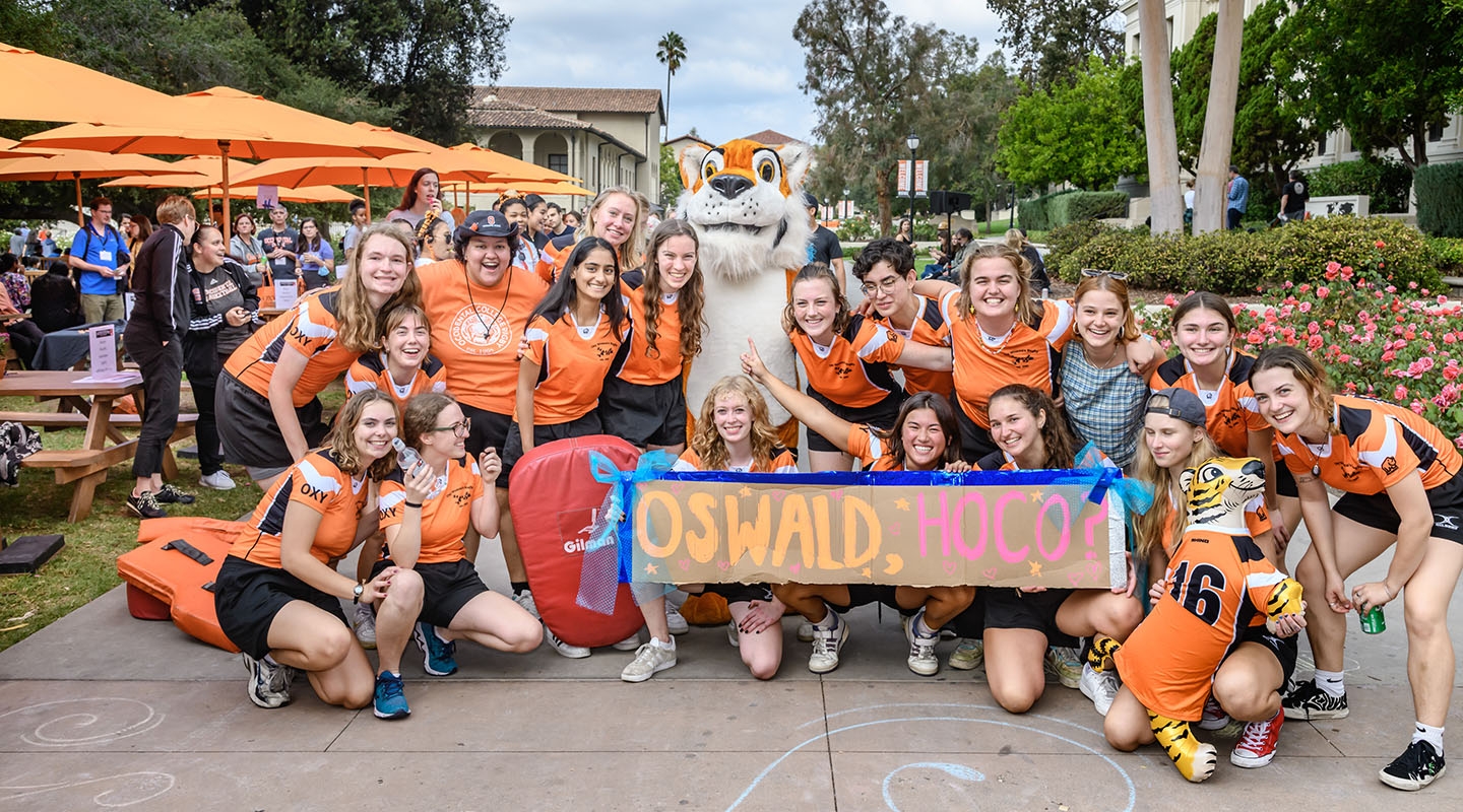 Oxy students gathered in a big group with Oswald in the center