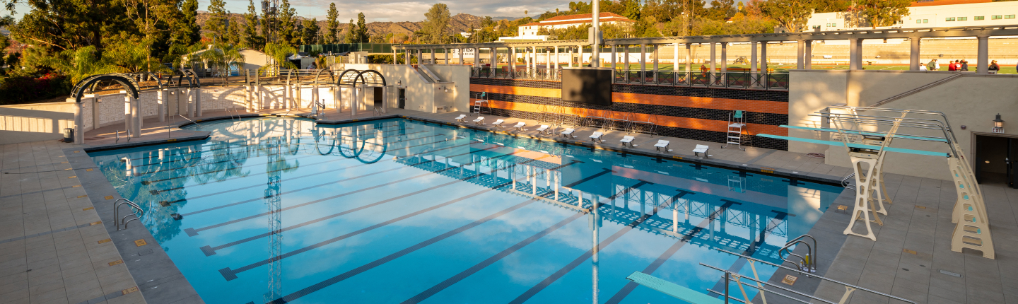 De Mandel Aquatics Center