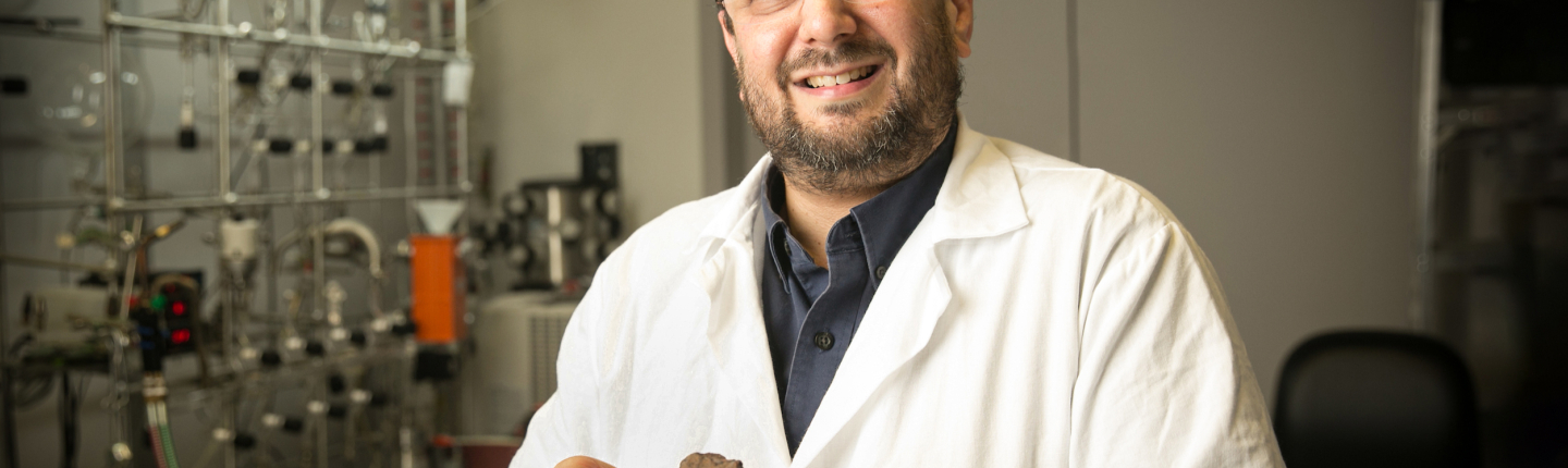 NASA Astrobiologist Jason Dworkin ’91