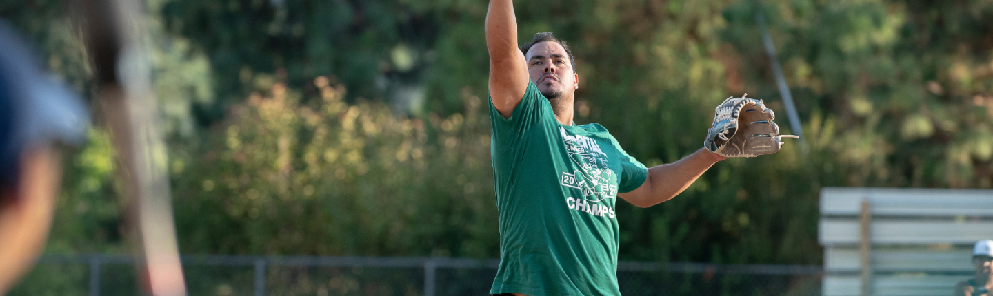 Los Amigos pitcher Freddy Hernandez