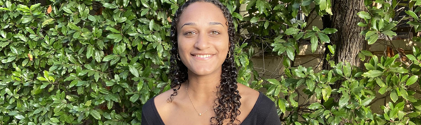 Mikayla Woods '25