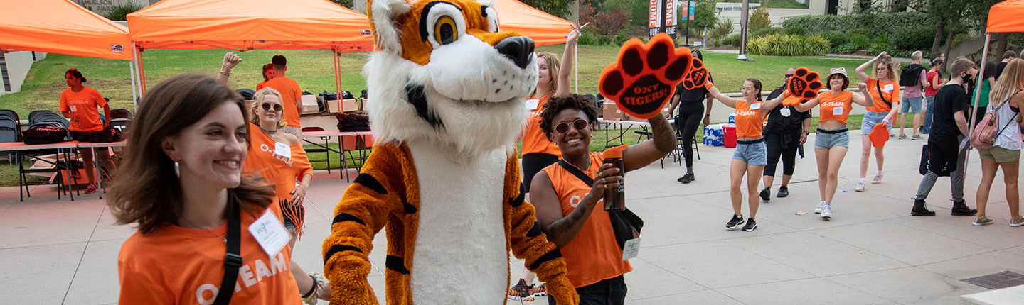 Oswald and OTeam members prepare for move in day on campus