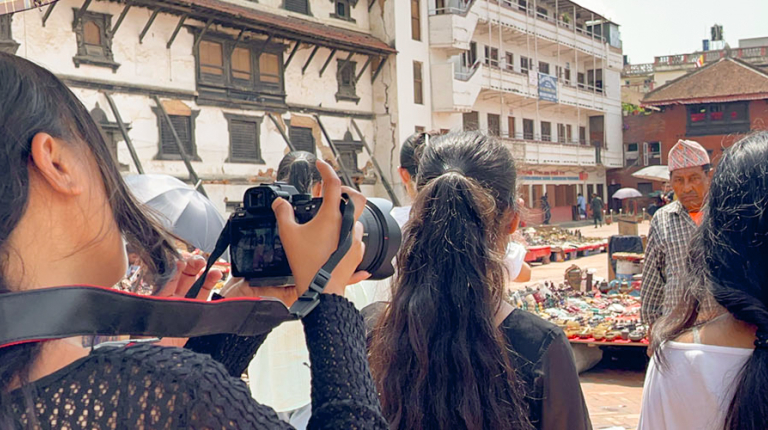 Oxy students at an outdoor market in Nepal