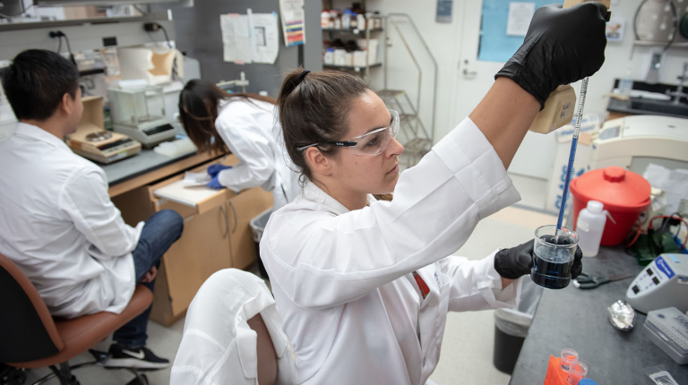 NSF Graduate Research Fellowships Awarded to Four Alumni and One Senior