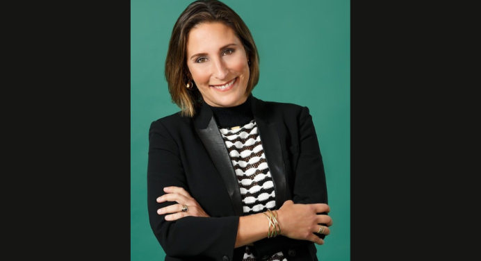 Portrait of Occidental alumna Rosalind Wiseman