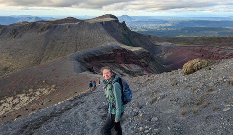Occidental student Maggie Hill '28 hiking through the mountains in New Zealand