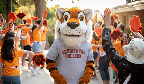 Oswald the Tiger and Oxy's O-Team welcome new students to campus