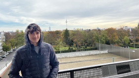 Aidan Garagic headshot in Berlin