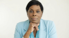 Dee Farmer - Bio Headshot