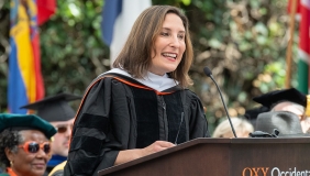 Rosalind Wiseman '91 addresses the Class of 2025